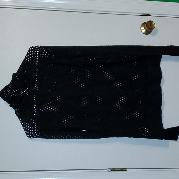 Prana women's M black scoop knit punch hole Sweater shirt. - Picture 8 of 9